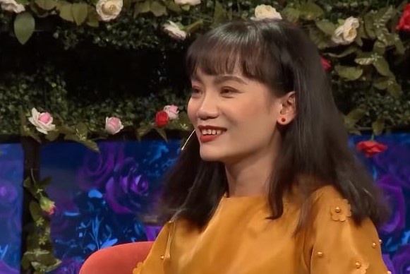 Nu giao vien duoc 'tha thinh' bang man doi no tren san khau hen ho hinh anh