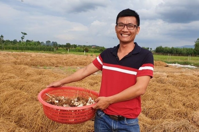 Bo ngang dai hoc vi vo mong, 9X lam giau voi 2 trang trai nam hinh anh