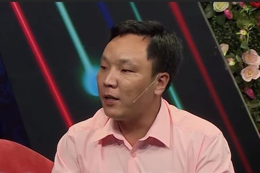 Nam quan ly hua xin viec cho ban gai nhung van bi tu choi hen ho hinh anh