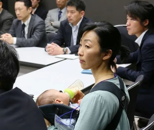 vừa sinh con vừa tốt nghiệp Harvard  ảnh 1 vua sinh con vua tot nghiep Harvard anh 1