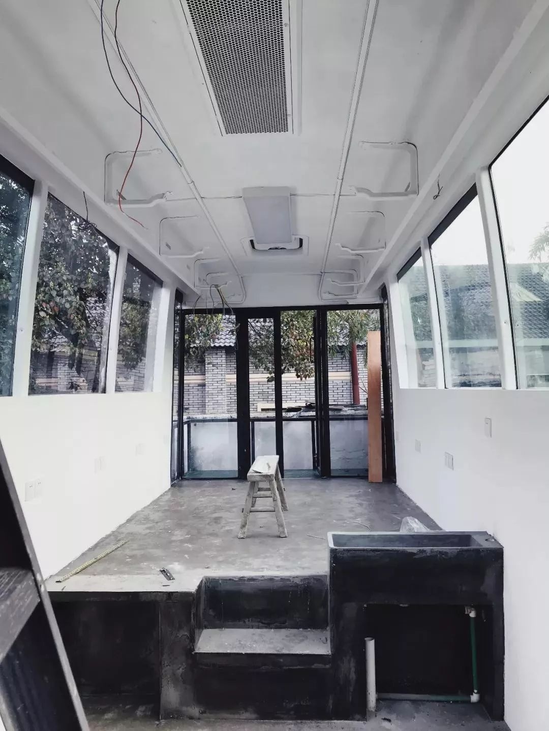 Cai tao xe bus anh 2