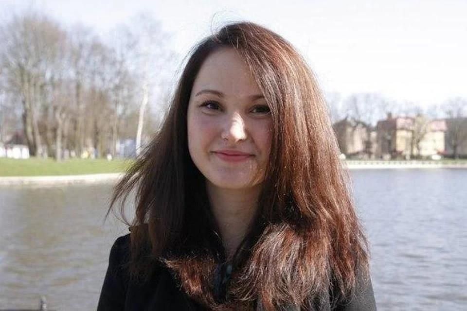 nữ quân nhân rơi giày ảnh 1 nu quan nhan roi giay anh 1