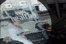 Clip nguoi phu nu My ho vao mat em be hinh anh