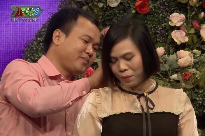 Tang day chuyen vang cho ban gai lan dau gap mat hinh anh