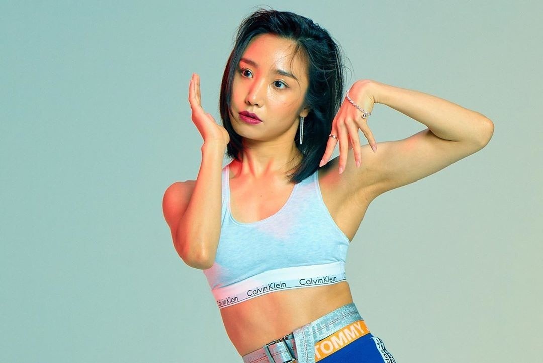 Vu cong nong bong Han Quoc, tung hop tac voi Trong Hieu, SNSD, TWICE hinh anh