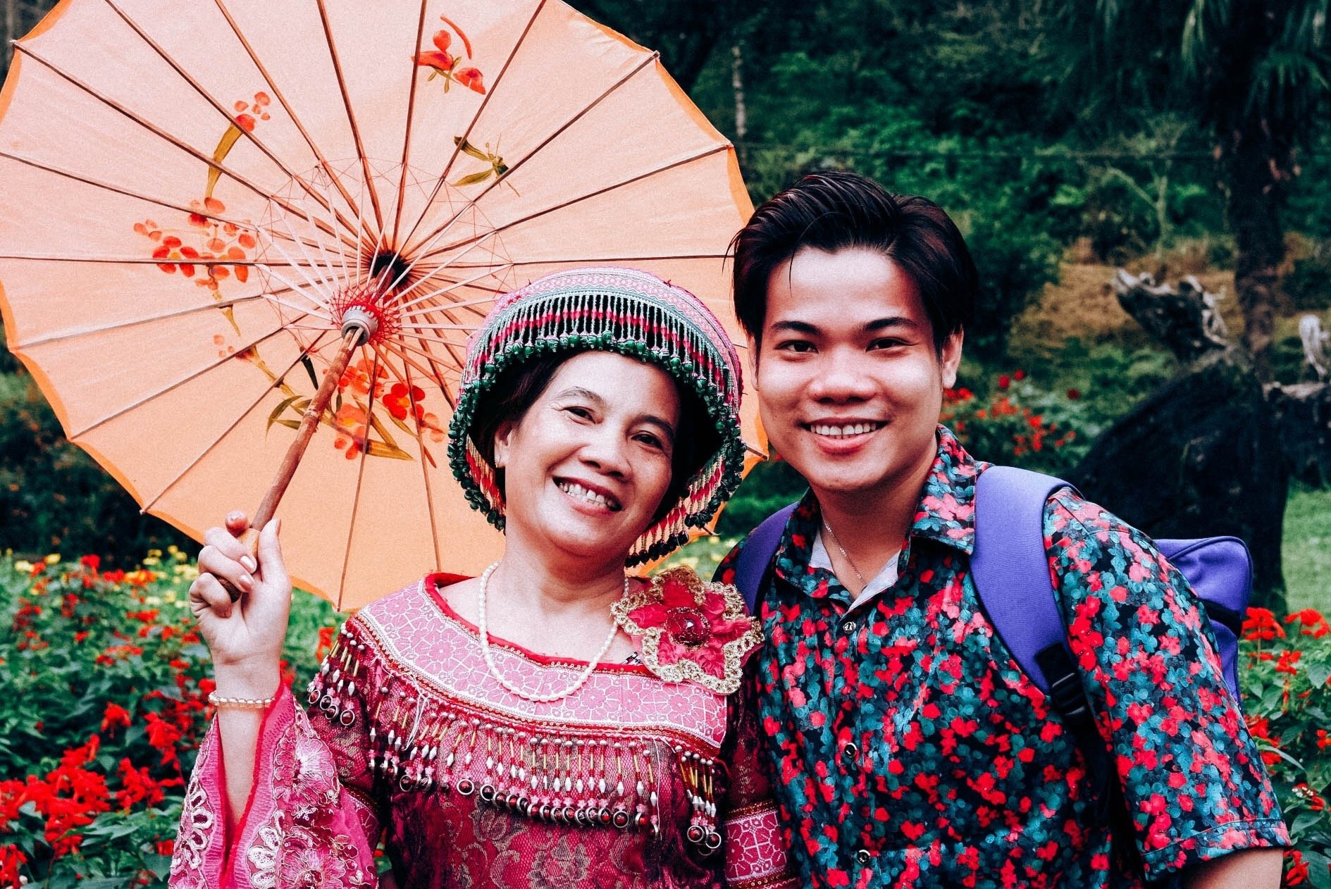 9X Bac Lieu dua me du lich khap Viet Nam suot 3 nam hinh anh