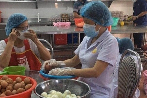 Nhung suat an day du dinh duong trong khu cach ly Benh vien C Da Nang hinh anh