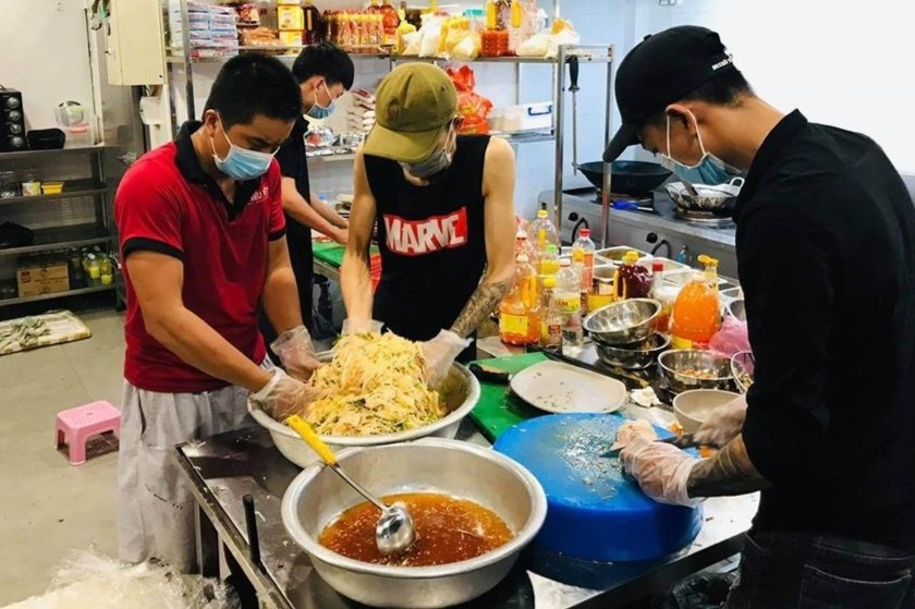 Nha hang Da Nang nau 600 suat an dem tang bac si tuyen dau hinh anh