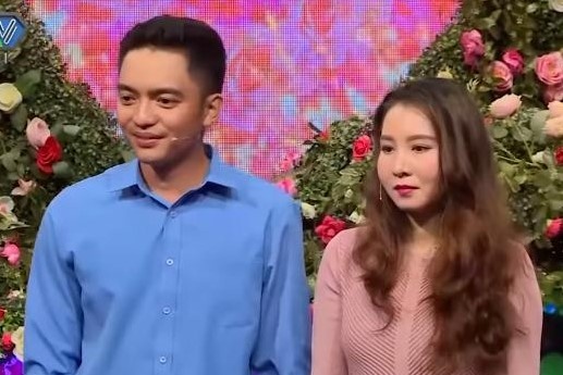 Chang trai hua an my tom danh tien cho ban gai di hoc neu hen ho hinh anh