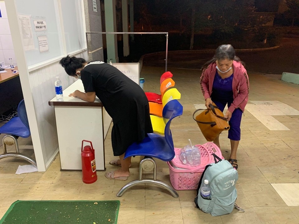 chở bà bầu vào viện mùa dịch ảnh 2 cho ba bau vao vien mua dich anh 2