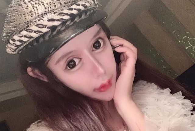 'Co gai mat ran' TQ bat ngo thong bao muon lam ca si hinh anh