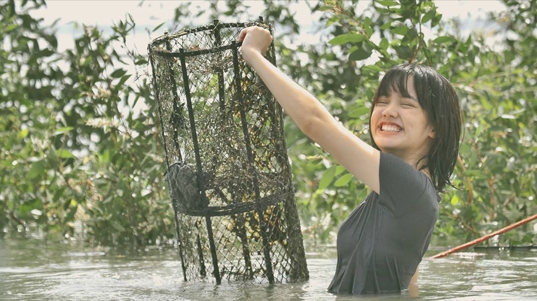 hot girl giong Lisa anh 10