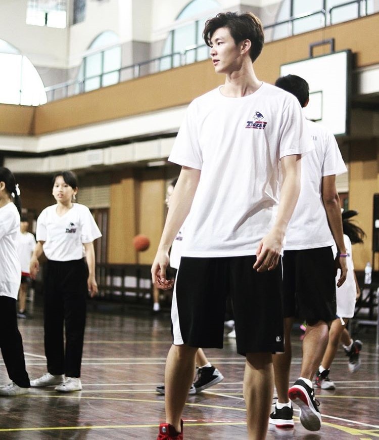 hot boy bong ro anh 9