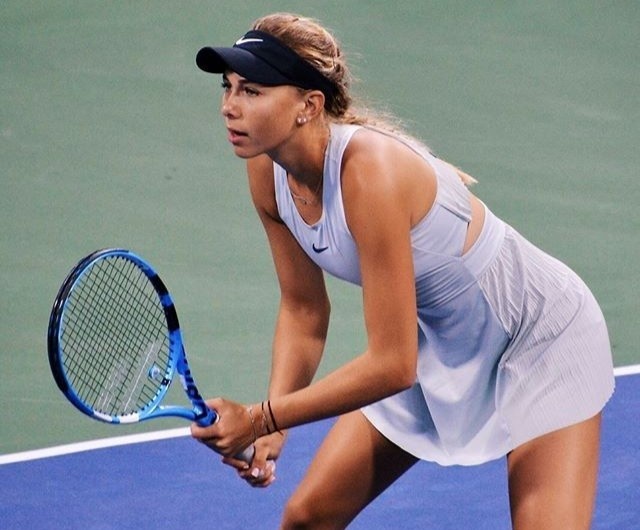 hot girl quan vot anh 1