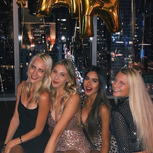 hot girl quan vot anh 9