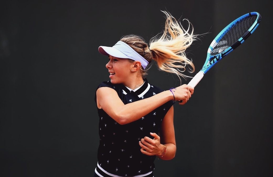 VDV goc Nga la bong hong lang quan vot hinh anh