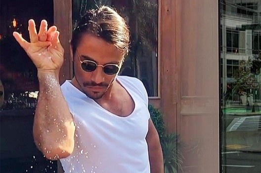 Nha hang cua 'thanh rac muoi' bi dong cua vi vi pham quy dinh mua dich hinh anh