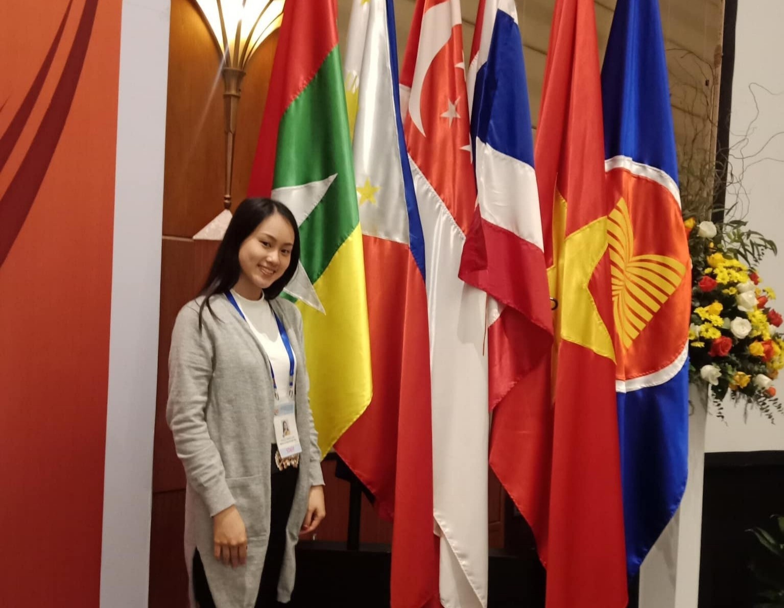 a khoi Ngoai thuong anh 3