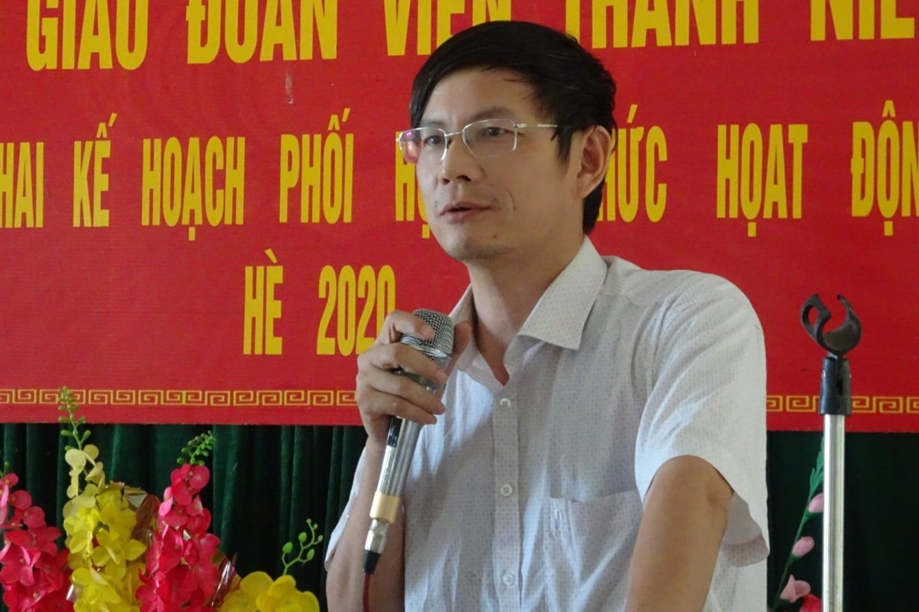 Hieu truong keu goi khong tang hoa 20/10, danh tien ung ho vung lu hinh anh