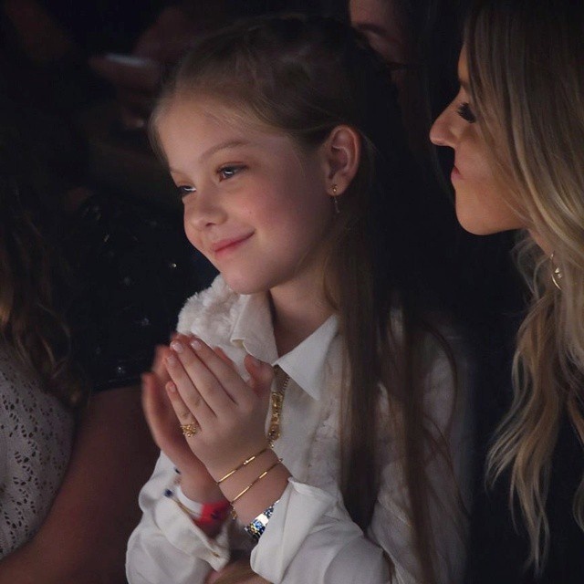 nguoi mau nhi noi tieng anh 4