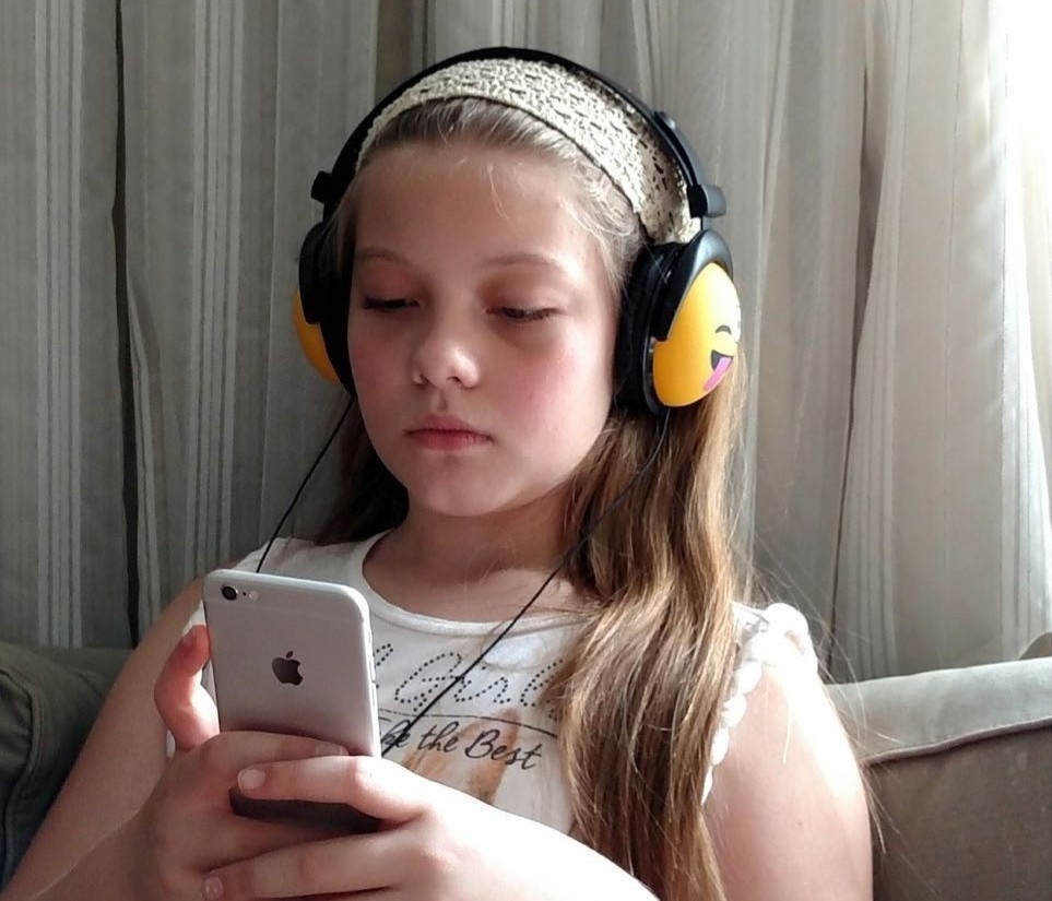 nguoi mau nhi noi tieng anh 11