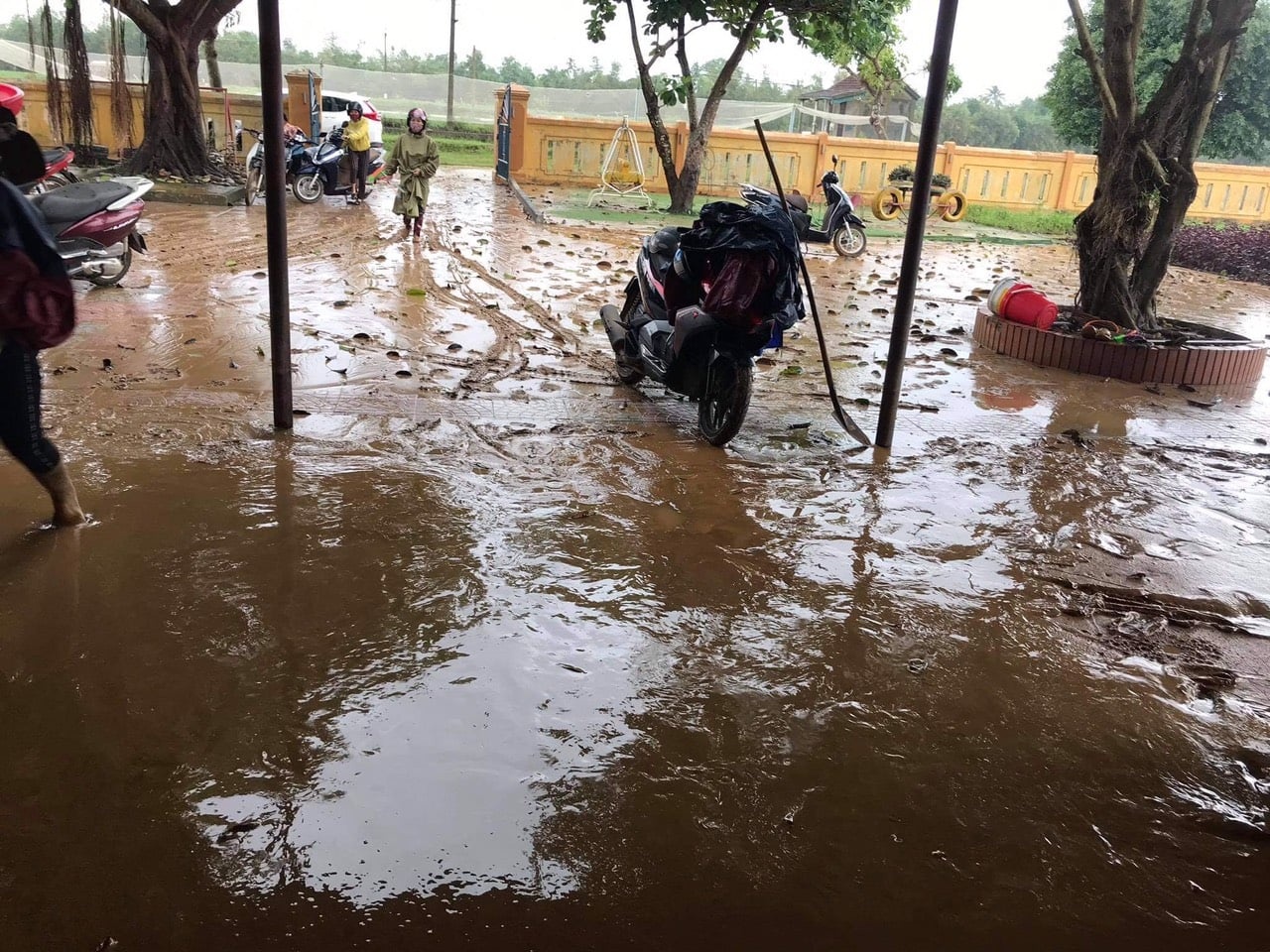 cứu trợ mùa lũ ảnh 1 cuu tro mua lu anh 1