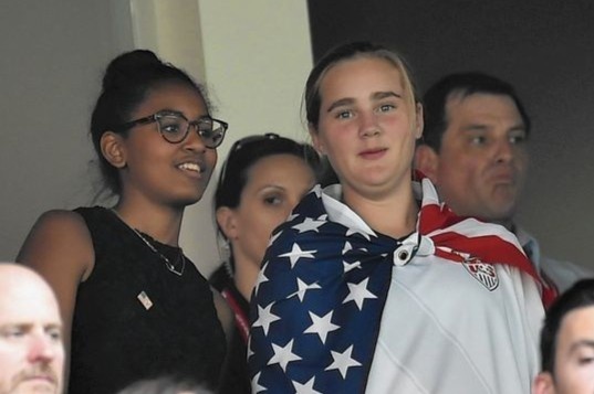 Tinh ban cua chau gai ong Biden voi con ong Obama hinh anh