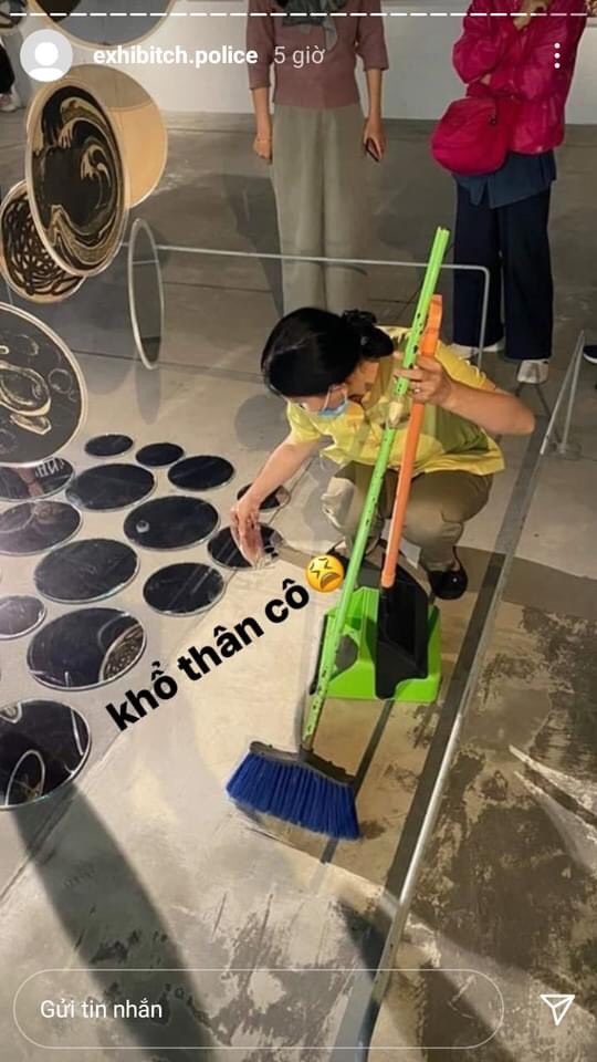 người trẻ vô ý thức khi xem triển lãm nghệ thuật ảnh 3 nguoi tre vo y thuc khi xem trien lam nghe thuat anh 3