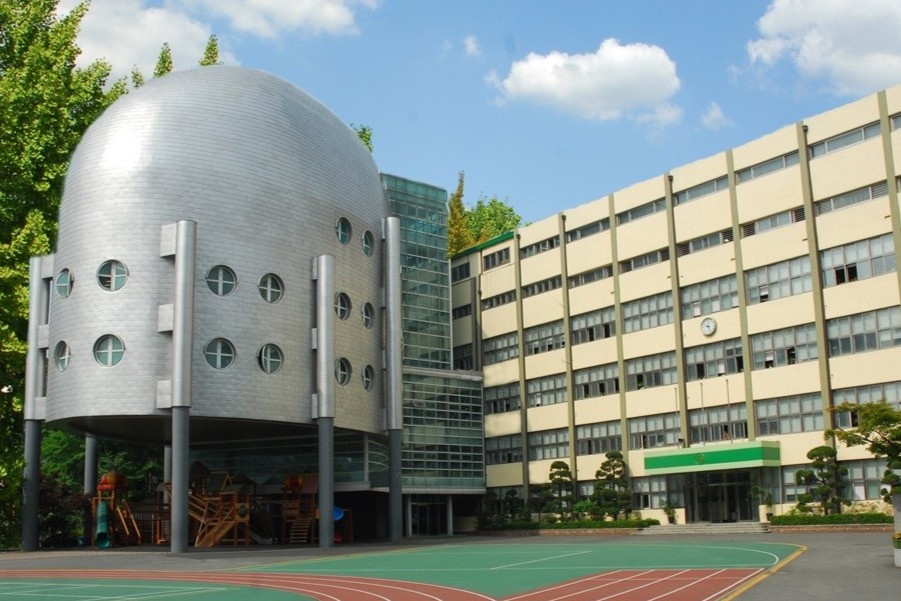 Truong hoc cua con chau gioi nha giau Han Quoc hinh anh