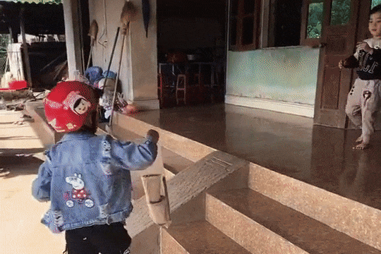 Cha me da ly hon, hai anh em mung ro khi duoc gap nhau hinh anh