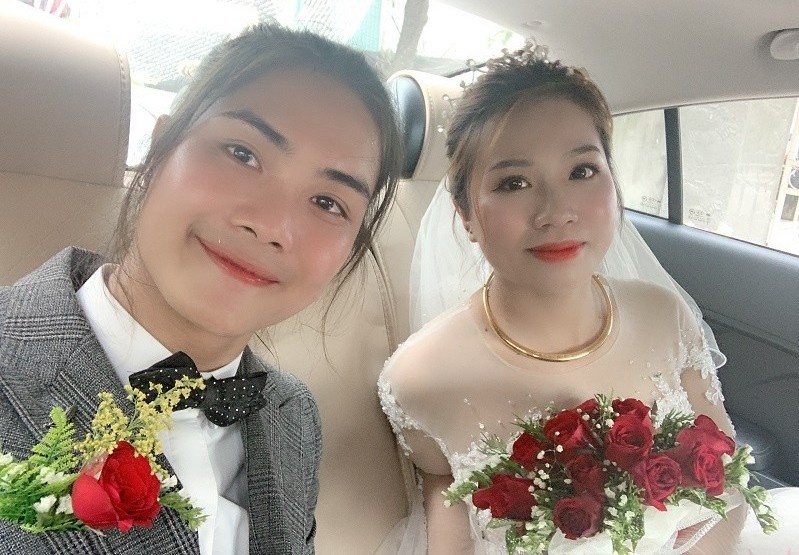 Chu re bi nham la con gai, duoc khen xinh hon co dau hinh anh