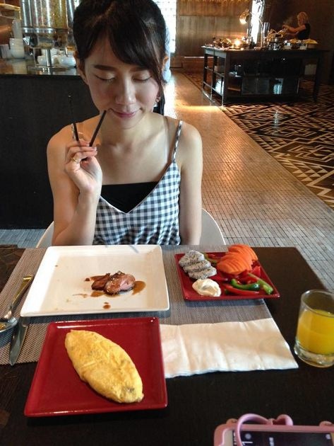 hot girl lo mat that anh 2