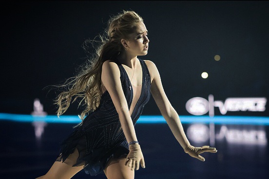 nu than truot bang anh 4