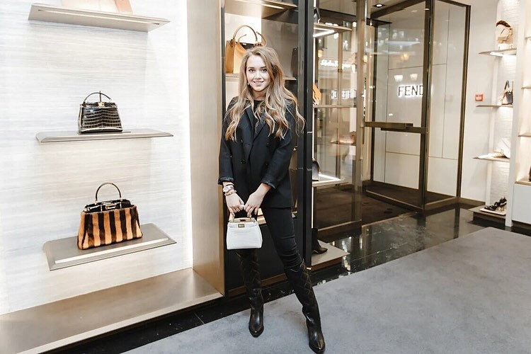 nu than truot bang anh 11