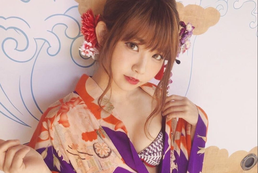 Nu cosplayer Enako kiem gan nua trieu USD trong nam 2020 hinh anh