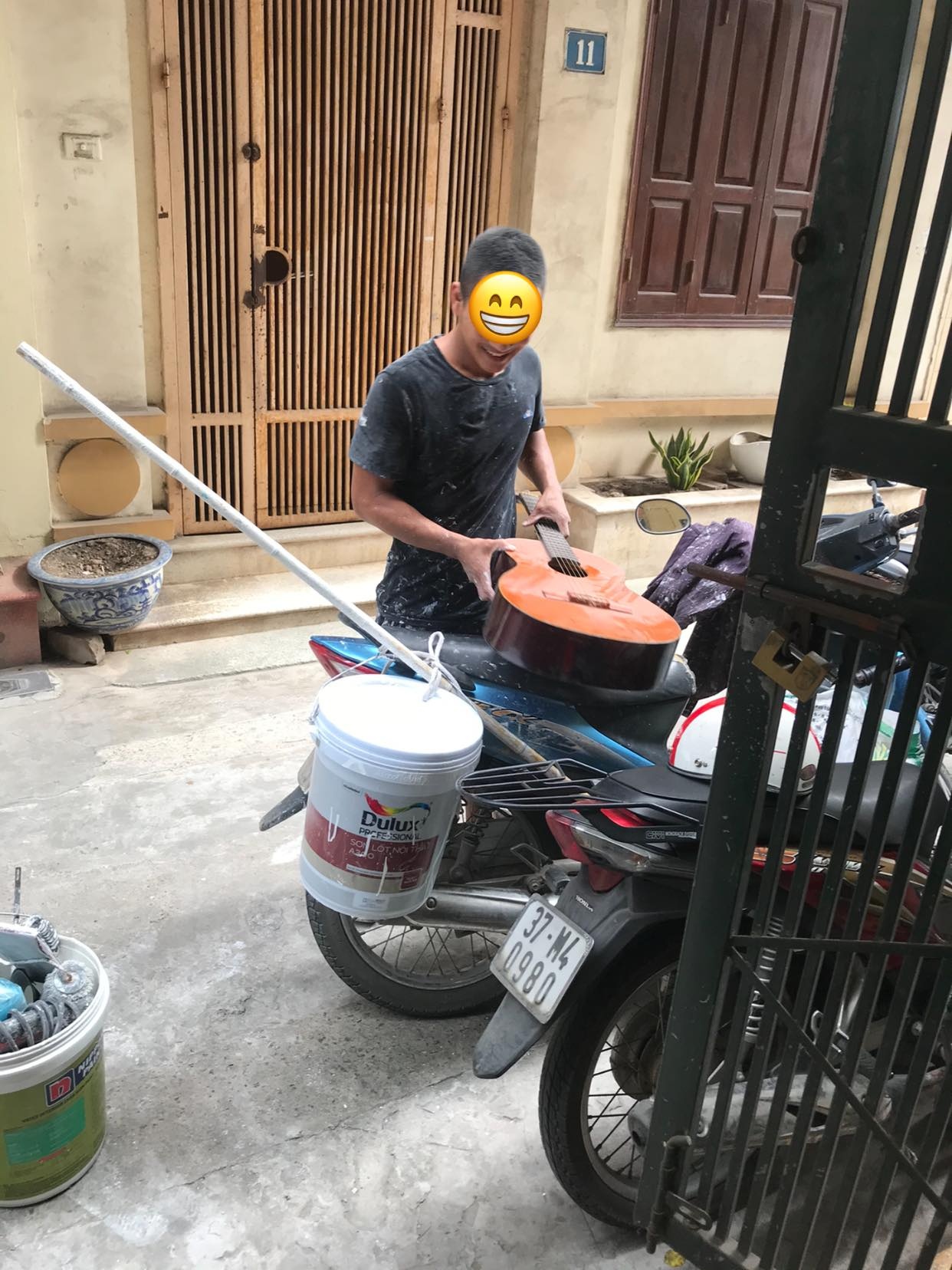 tặng đàn guitar ảnh 2 tang dan guitar anh 2