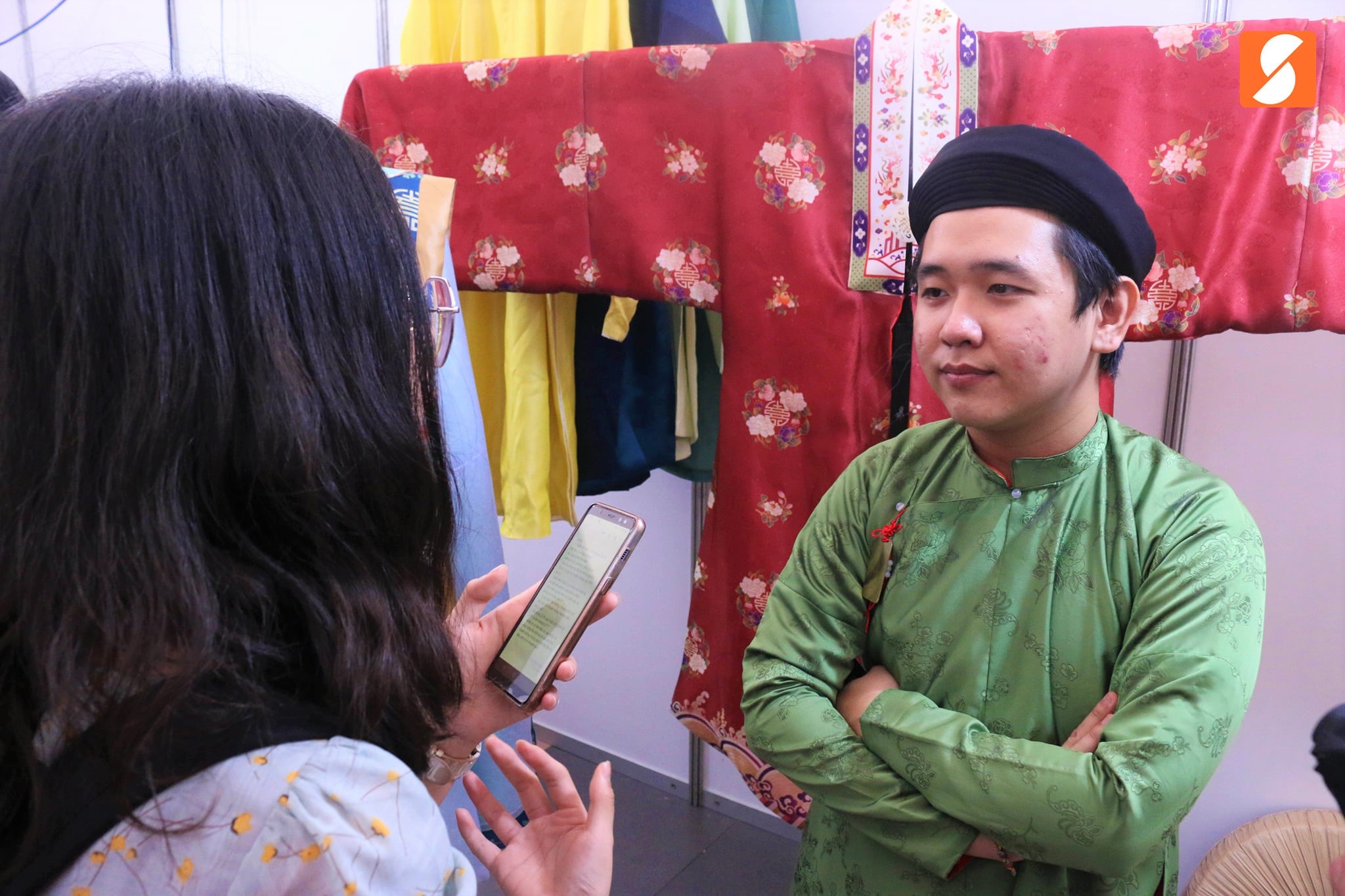 toc xanh vat ao,  co phuc,  trang phuc co truyen,  ton that minh khoi anh 2