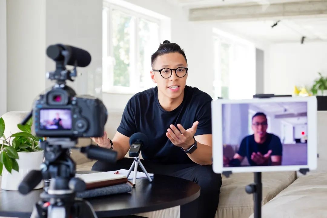 bỏ việc làm vlogger ảnh 1 bo viec lam vlogger anh 1