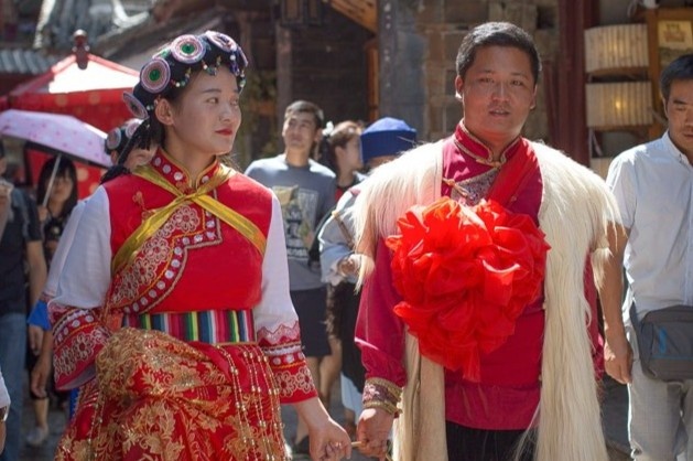 Dan ong Trung Quoc roi vao no nan do bi thach cuoi qua cao hinh anh