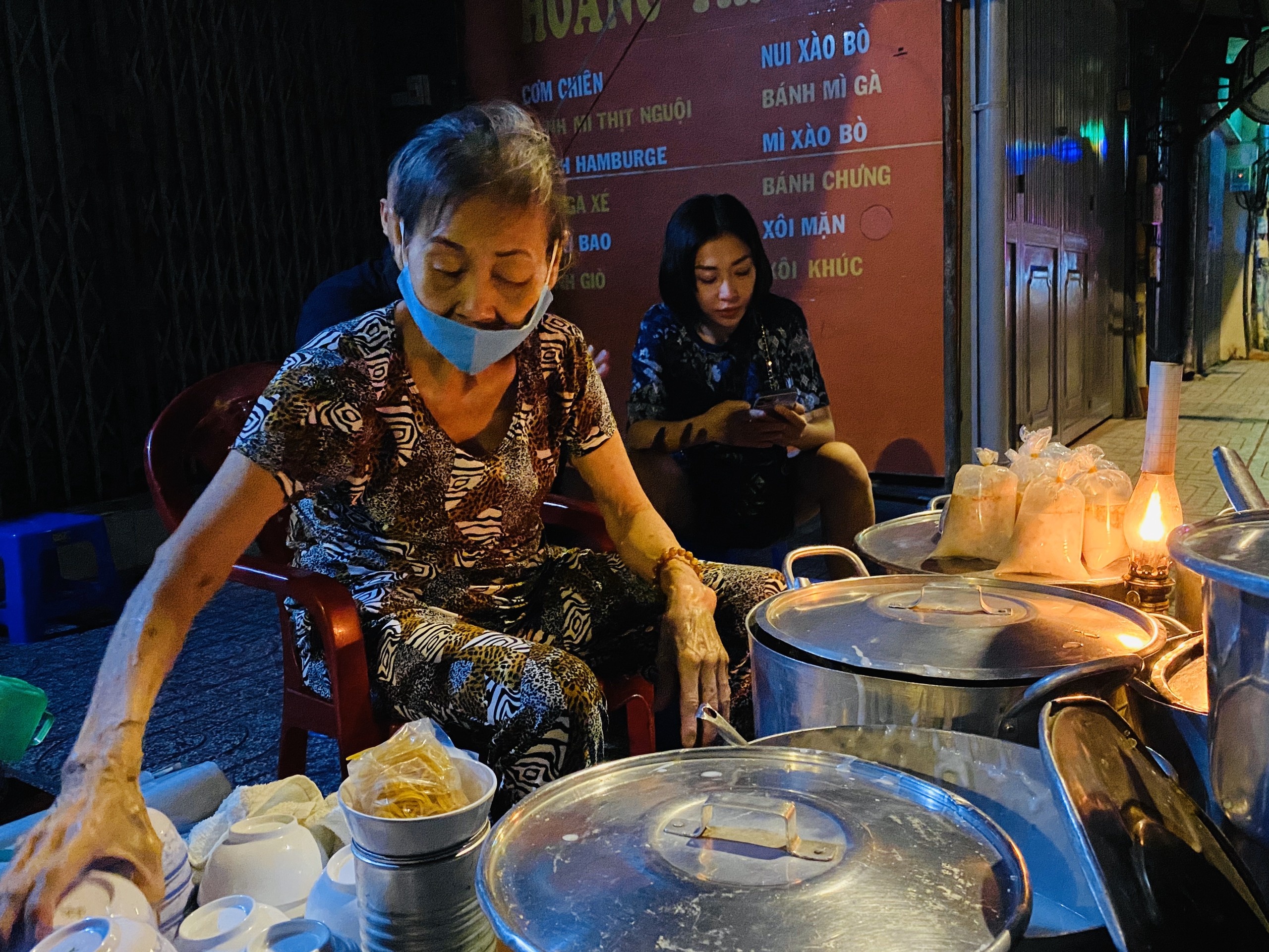quán chè đèn dầu ảnh 1 quan che den dau anh 1