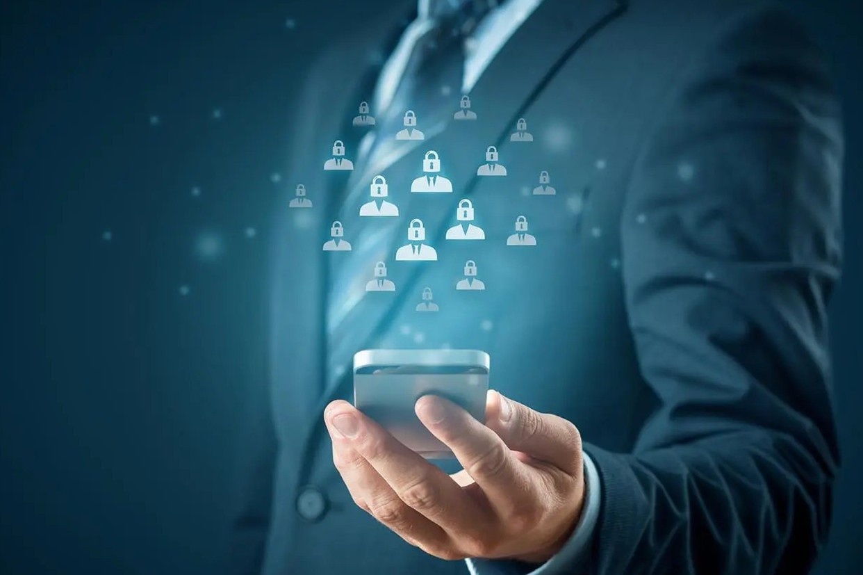 Thong tin nguoi xin viec bi mua ban tren mang o Trung Quoc hinh anh