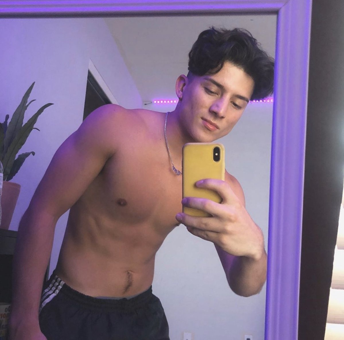 mặt trái mối quân hệ người nổi tiếng với fan ảnh 2 mat trai moi quan he nguoi noi tieng voi fan anh 2