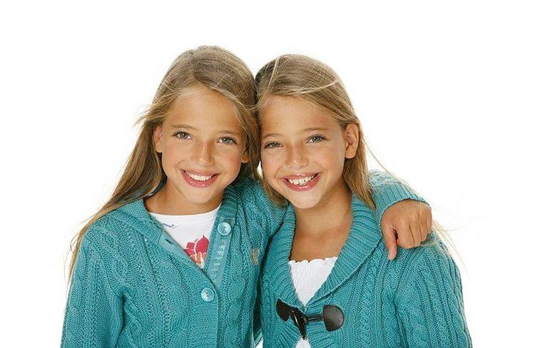 chi em sinh doi anh 4