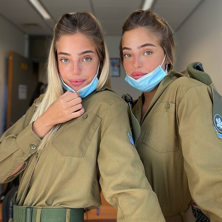 chi em sinh doi anh 5