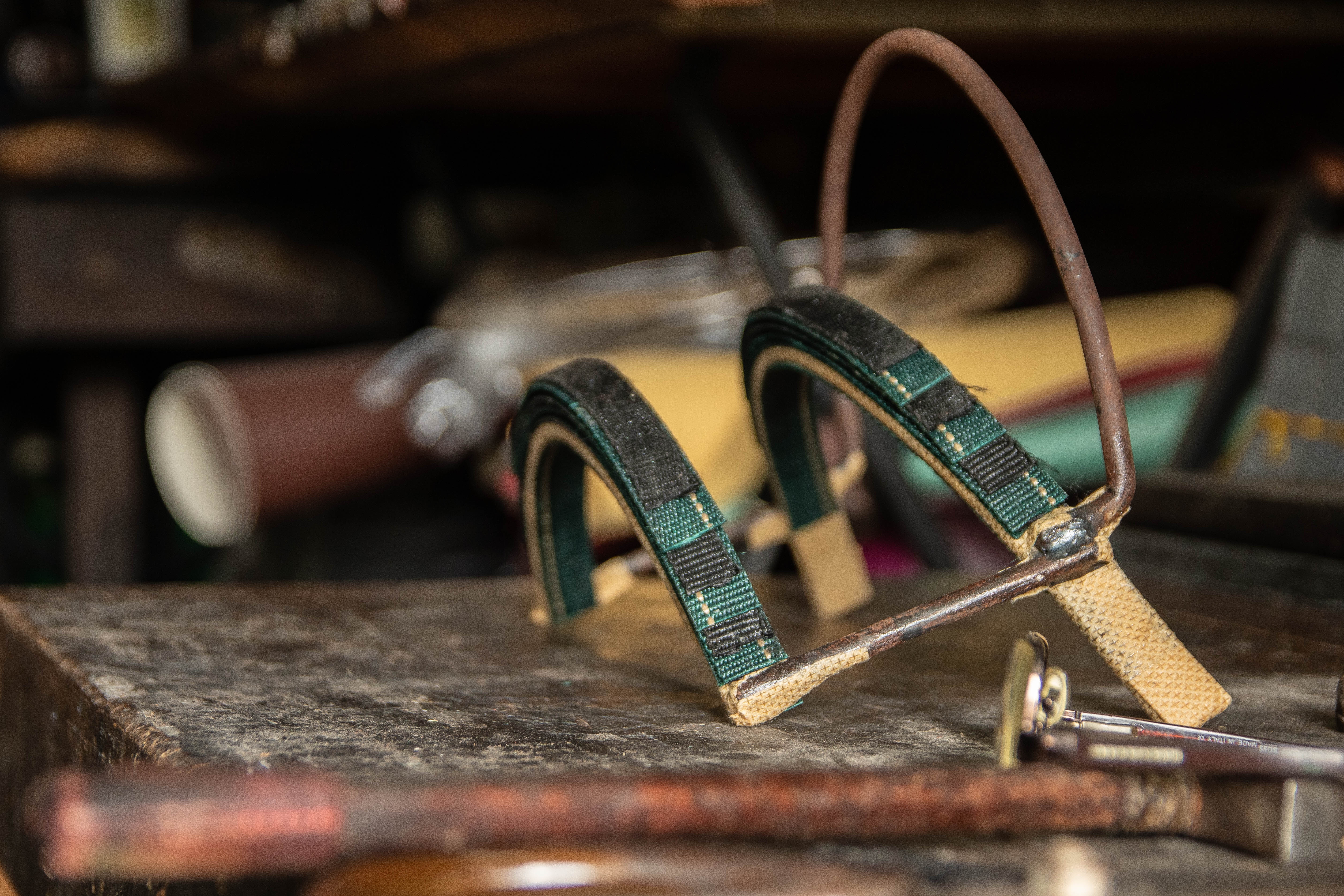 thợ làm yên ngựa ảnh 5 tho lam yen ngua anh 5