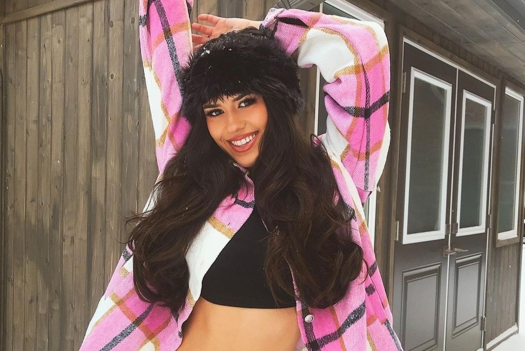 Nu vlogger tro thanh HLV the hinh hinh anh