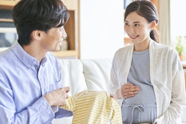 Quan chuc Nhat khuyen nam nu 'choi boi' voi nhau de tang ty le sinh hinh anh