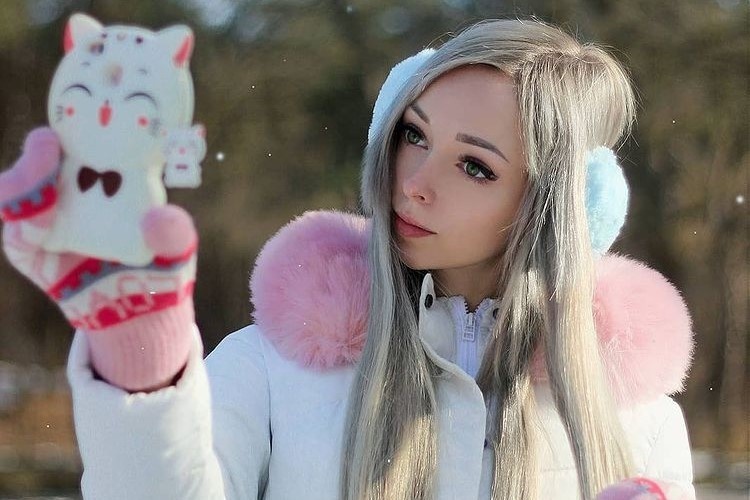 Cuoc song cua co nang duoc menh danh bup be song o Ukraine hinh anh