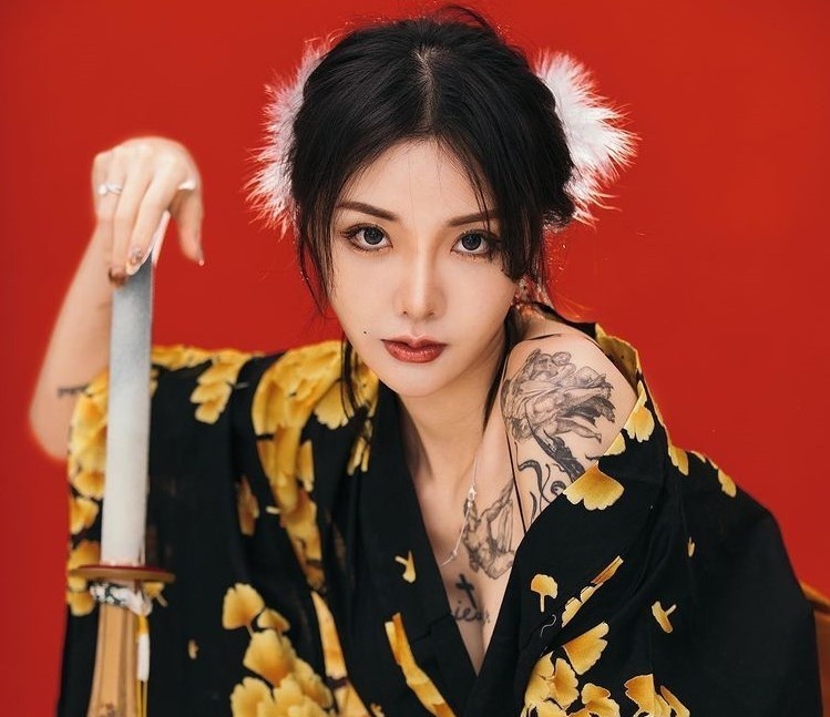 hot girl xam minh anh 1