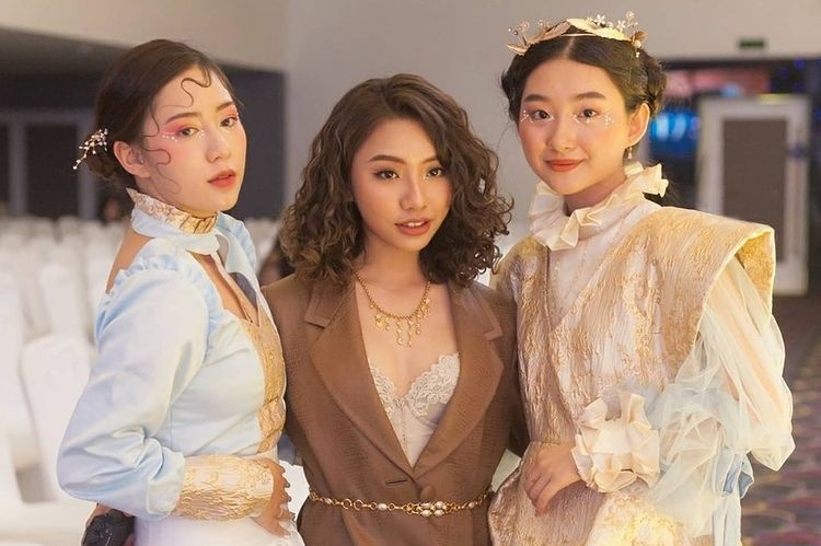 nu sinh Ngoai giao da tai anh 8